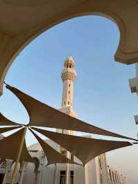 Golden Hour by Al-Rahma Mosque 🌅🕌💛🌊