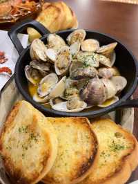 Everywhere Lobster Club— lobster-centric dishes