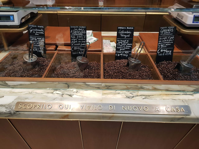☕️ Starbucks Reserve Roastery Milan – "커피 그 이상의 경험"