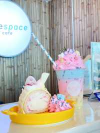 Blue Space คาเฟ่สุดหวานพาสเทล ริมทะเล 💖