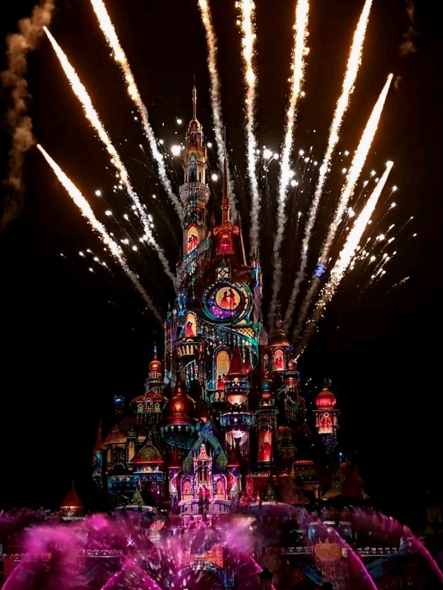 Momentous! Hong Kong Disneyland's Night time celebration!