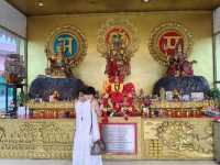 ไหว้พระขอพร ที่เกาะลอยศรีราชา