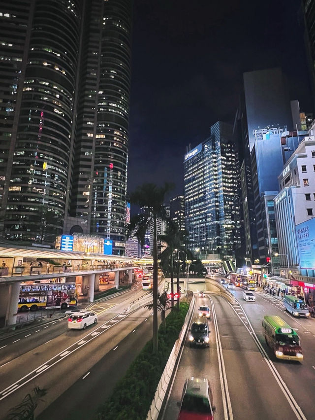 🏙️** 中環夜景：璀璨高樓大廈的魅力**🏙️
