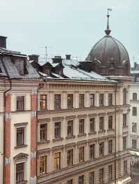 Slow Strolling in Stockholm – History, Meatballs & Cozy Breaks