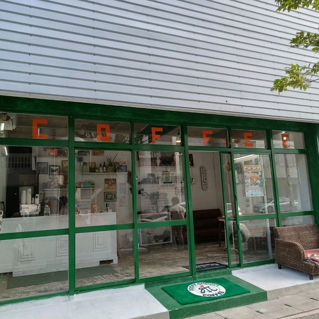 沖繩90年代美國復古主題咖啡店