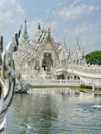 ศิลปะ ความศรัทธา และความฝัน ที่จับต้องได้