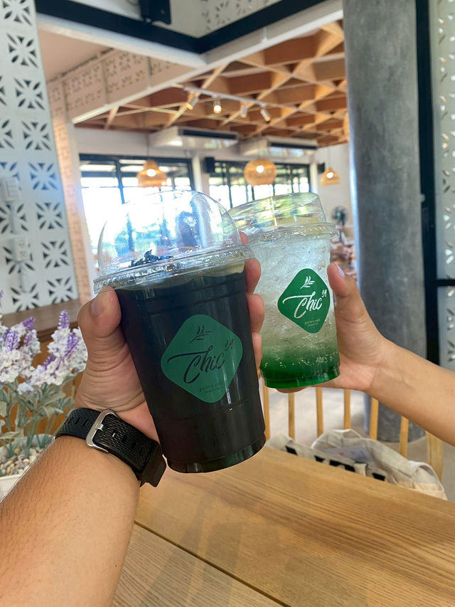 คาเฟ่สุดชิคกลางเชียงใหม่ “Chic2465” 