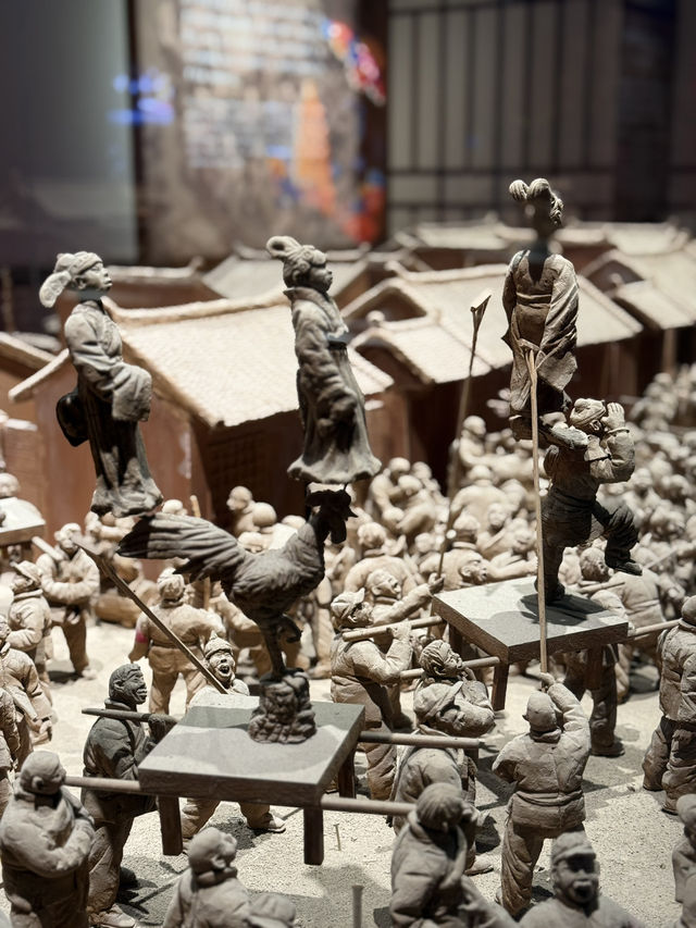 Modern arts amidst restless nightlife