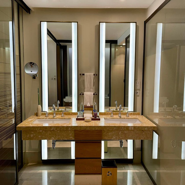 Serene Luxury at Ritz-Carlton Bali: A Tropical Retreat