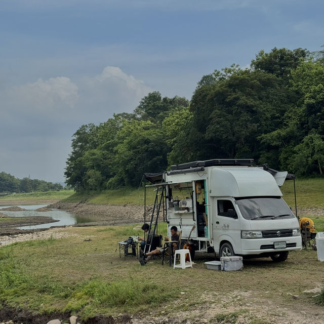 คาเฟ่เล็กๆกลางธรรมชาติ อ่างเก็บน้ำทรายทอง 🏞️🥤