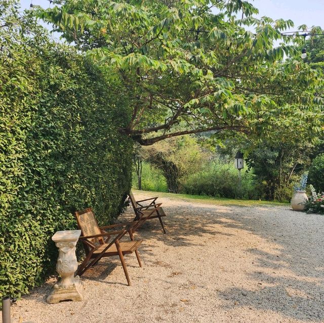 Soak in Nature at Whispering Cafe