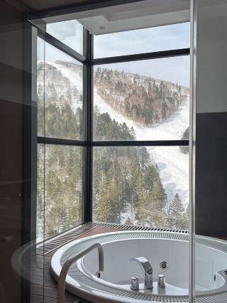Hoshino Resorts Tomamu: A Complete Adult Resort Experience in Hokkaido
