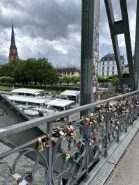 day and night at frankfurt 