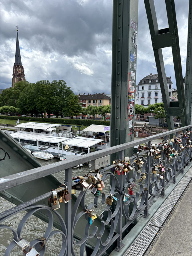 day and night at frankfurt 