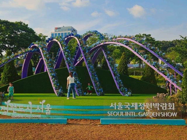 Strolling around Boramae where the Seoul International Garden Festival 