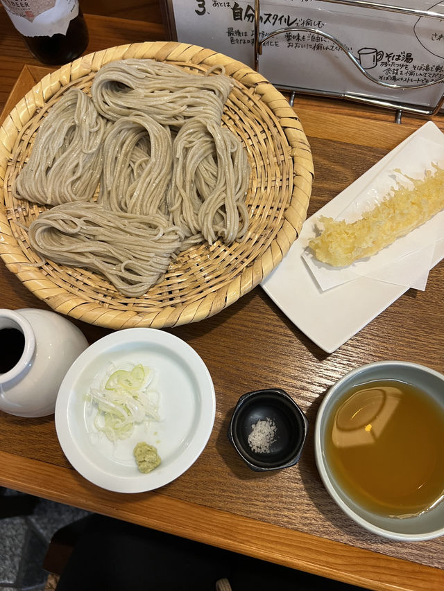 「旅先でしか食べられない“土地の味”って、どうしてあんなに心に残るんだろう。」