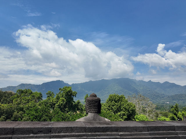 【インドネシア】ボロブドゥール寺院で歴史に思いを馳せる旅