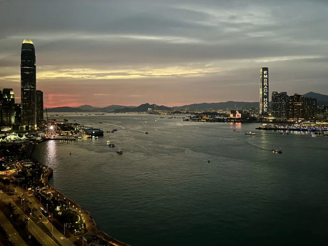 Grand Hyatt Hong Kong: Unbeatable Harbour Views and Grand Comfort! 🇭🇰🏨