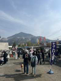 Awesome flower bazaar at rural Japan! 