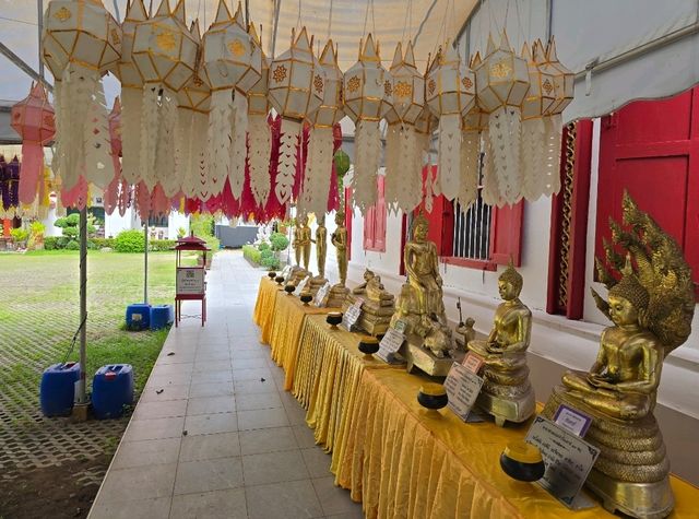 วัดผ้าขาว วิหารงามทรงเก่า พระเจ้าขลังองค์ใหญ่