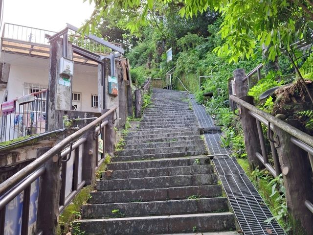 Explore the Xianjiyan Trail in Wenshan District, Taipei, Taiwan
