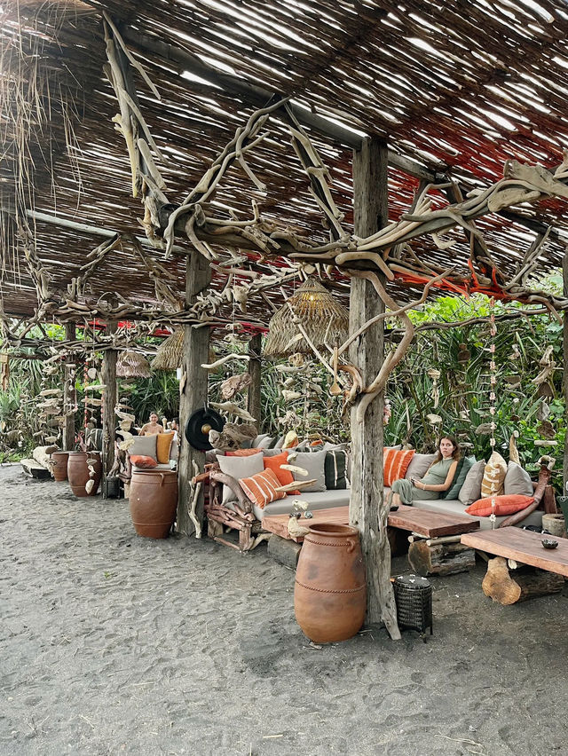 Bonjuk Beach Shack in Nuanu