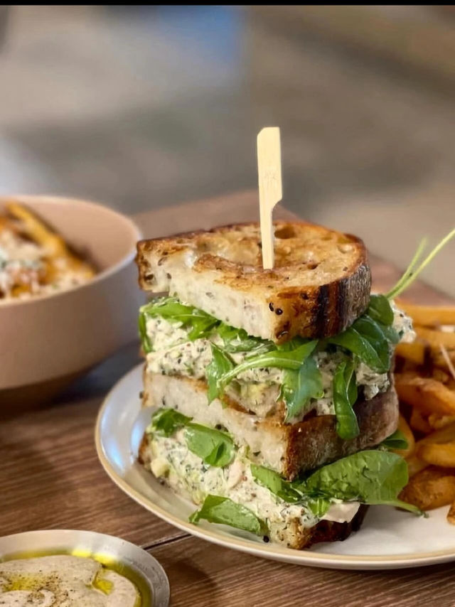 Don’t Leave KL Without This Soft Shell Crab Burger — Plus A Stunning KLCC Airbnb Stay! 🇲🇾🦀