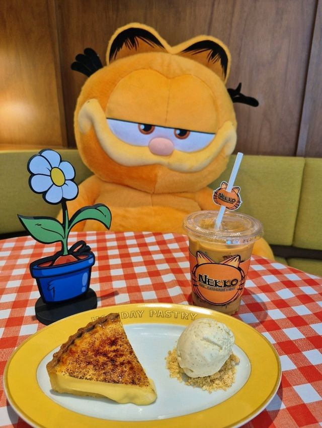 Holiday Pastry  😽 Garfield x Nekko