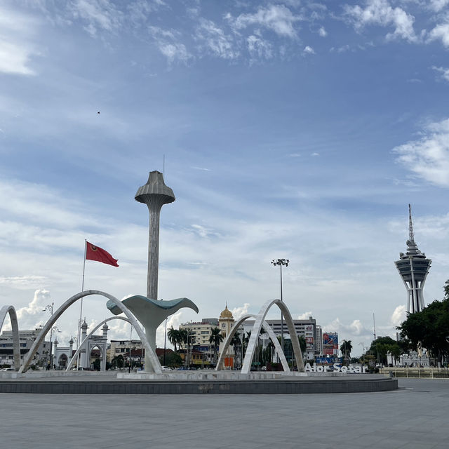 🕌 A Slice of Timeless Kedah — Alor Setar Square & Zahir Mosque 🇲🇾✨