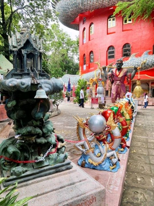 วัดสามพราน  ทำบุญกับมังกรแห่งธรรม