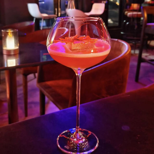 NO NAME? Coffee and Cocktails ชิค ชิลล์ริมหาด
