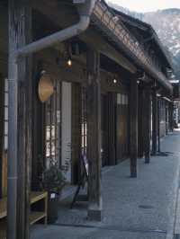 🏡 หมู่บ้าน Shirakawa-go – โลกนิทานมีอยู่จริง ❄️