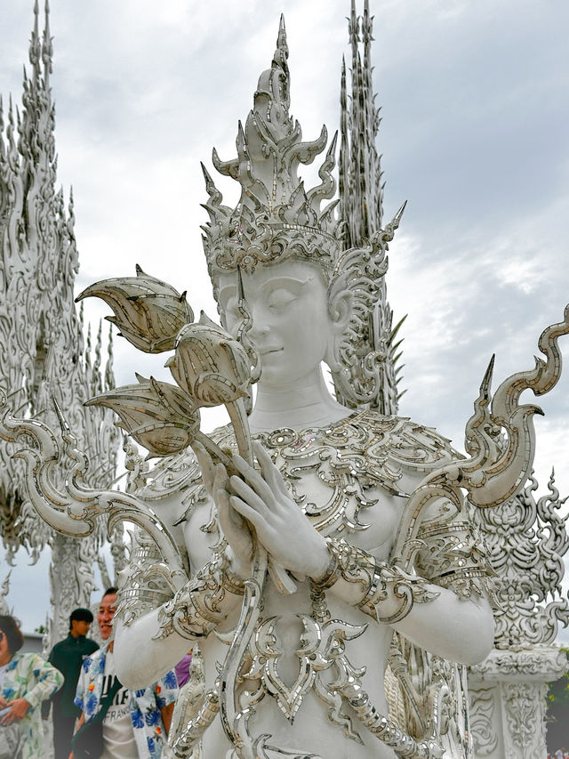 The Taj Mahal of Thailand Wat Rong Khun temple 