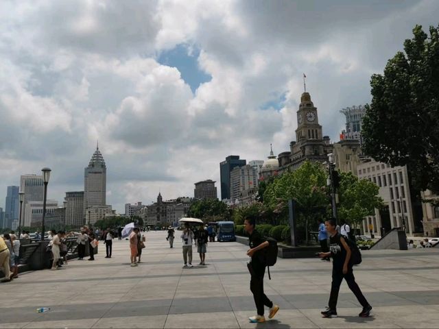 Where Old Meets New: The Shanghai Bund