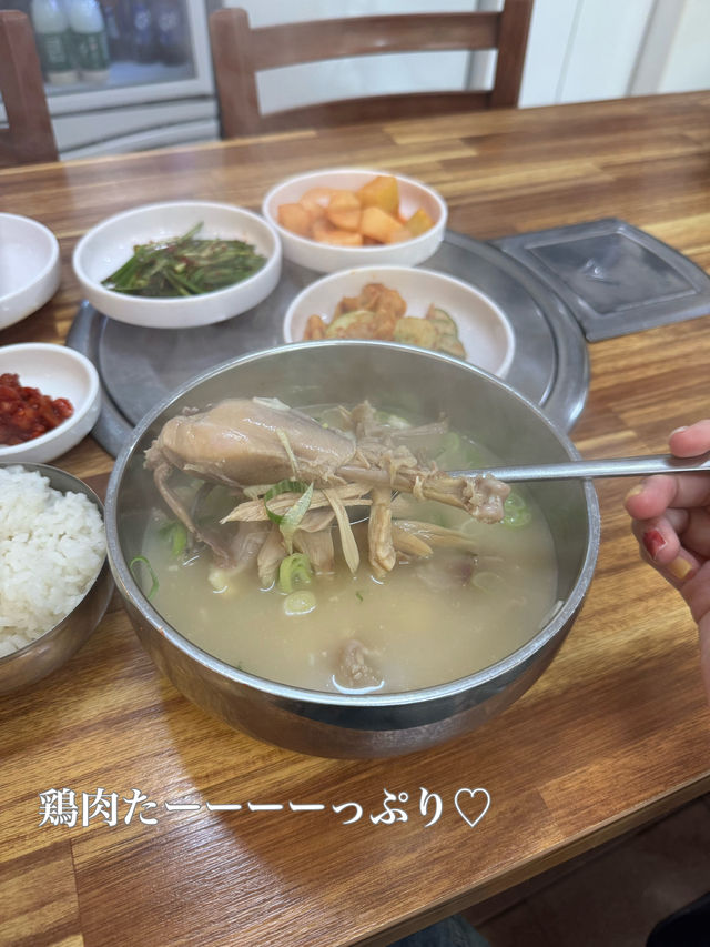 韓国/ソウル【弘大】芸能人も訪れる鶏コムタン
