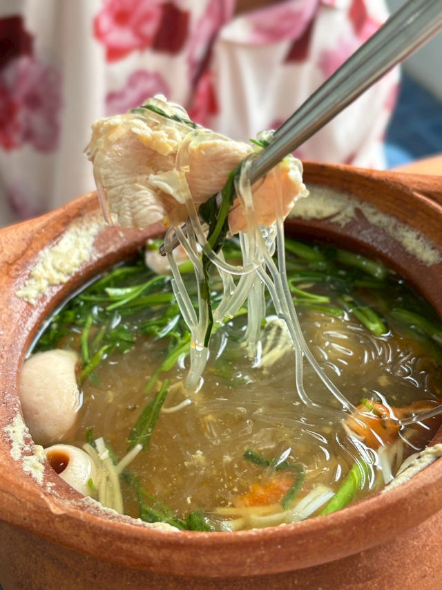 ร้านมุมชา หนองหลุมพอ (ใต้เสาโทรศัพท์ เยื้องกับปั๊ม ร้านมุมชา หนองหลุมพอ (ใต้เสาโทรศัพท์ เยื้องกับปั๊ม