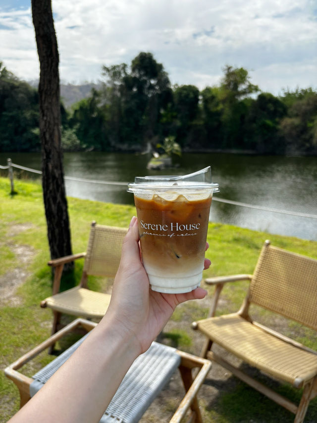 Serene House คาเฟ่สวยในชลบุรี ☕️ Serene House คาเฟ่สวยในชลบุรี ☕️
