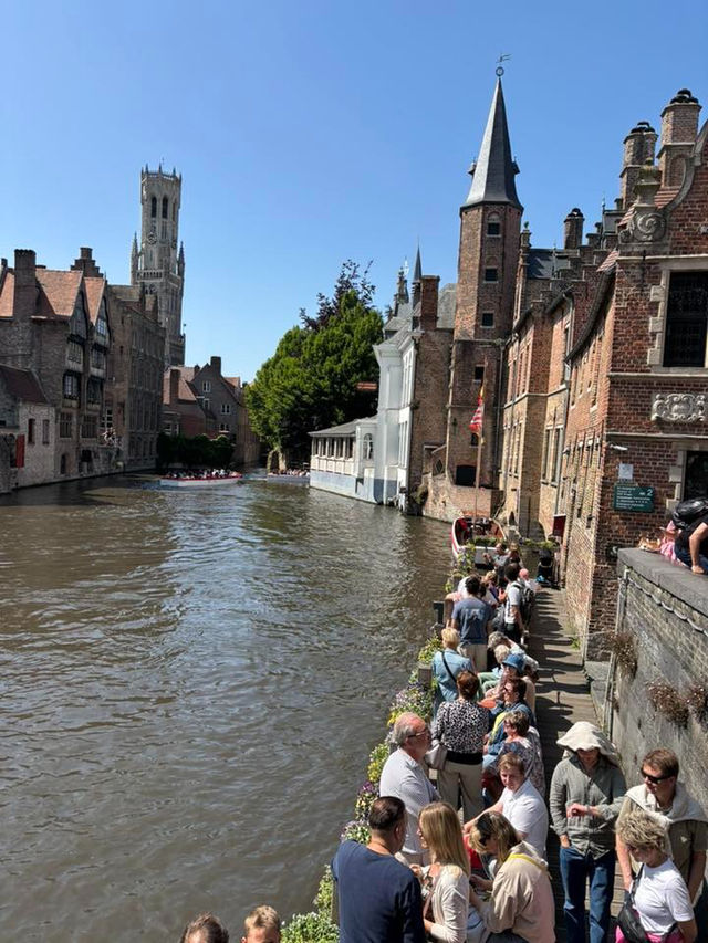 Bruges: Where Time Tiptoes and Beauty Blooms Bruges: Where Time Tiptoes and Beauty Blooms