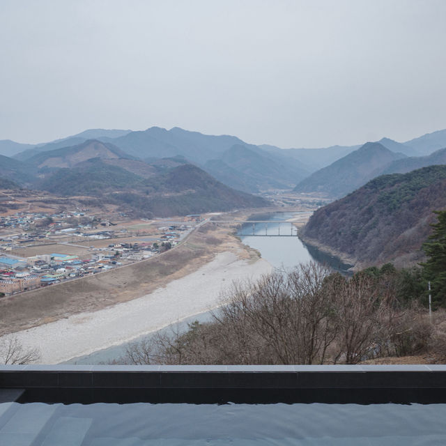 가을에도 가능한 야외 인피니티풀이 있는 빌라마르디