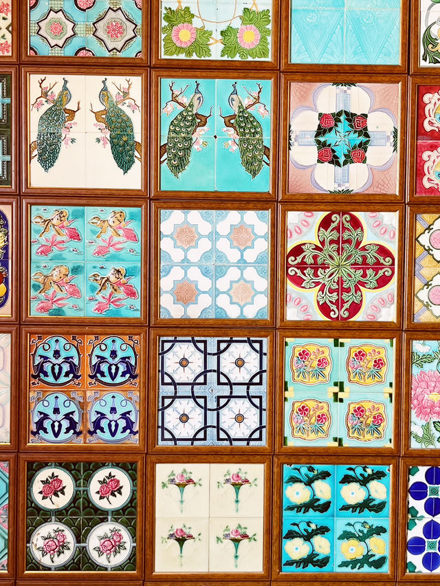 🏡 Erkan Village Tile Art: Penghu's Living Museum of Ceramic Poetry! 🎨