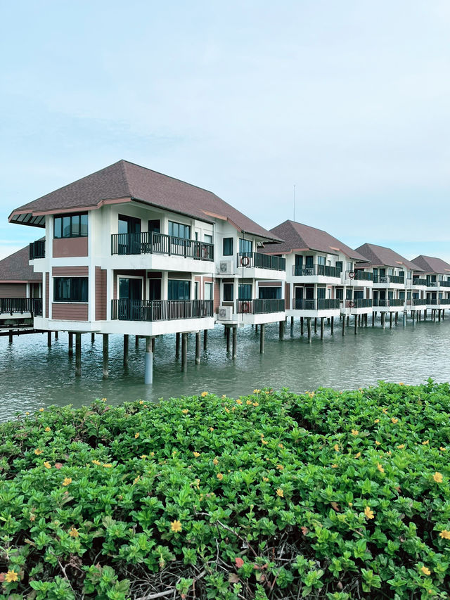Golden Palm Tree: The Perfect Getaway with Dining Bliss at Bila-Bila Restaurant