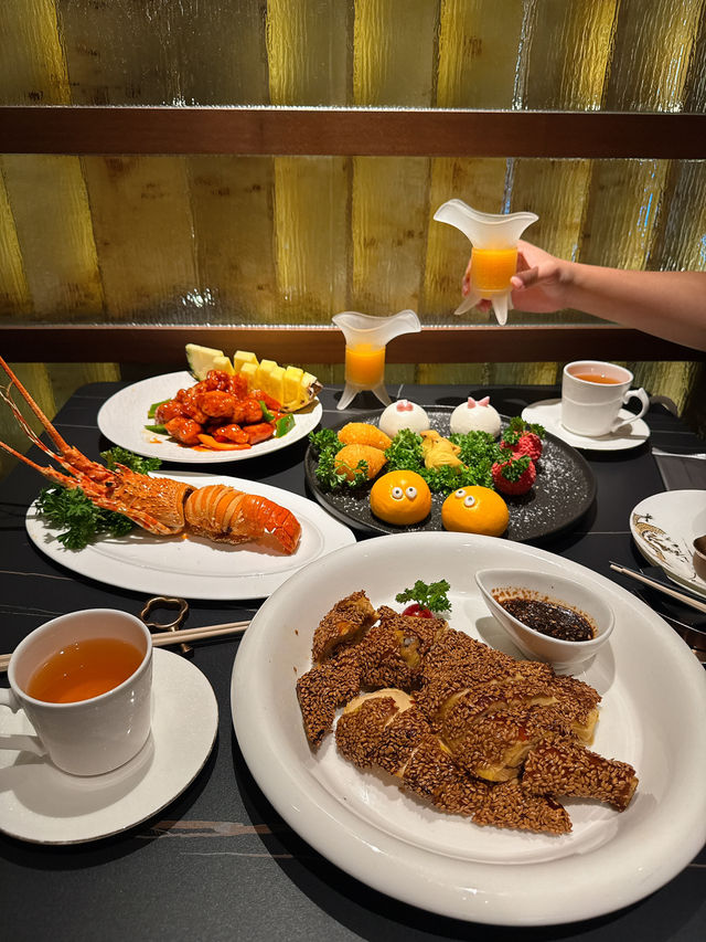 {精緻打卡中菜館·招牌龍蝦酥🦞｝