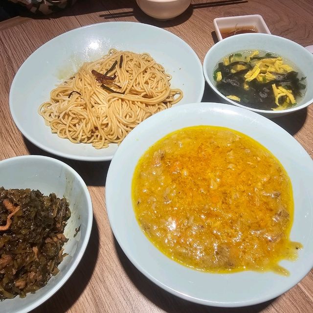 Shanghai Weekend Vibes: Neon Nights, Dreamy Eats & Disney Magic ⭐️🏮 Shanghai Weekend Vibes: Neon Nights, Dreamy Eats & Disney Magic ⭐️🏮