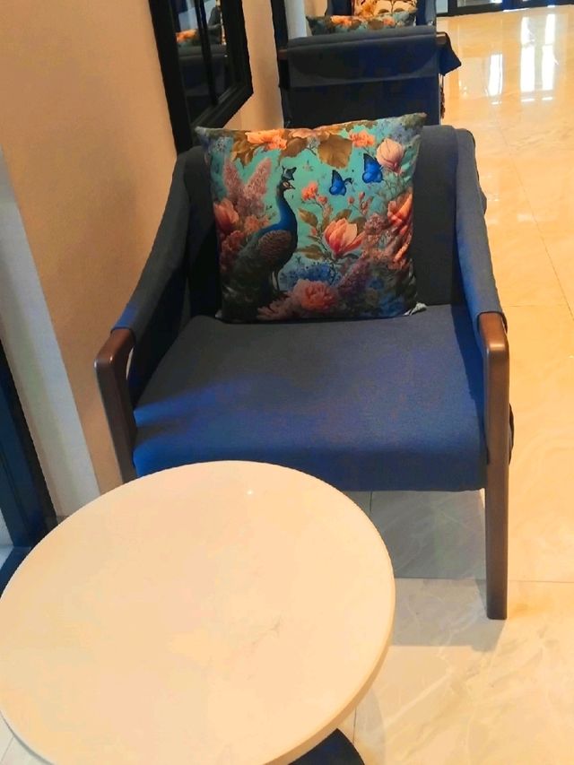 คาเฟ่สไตล์ชิโนโปตุกีสแบบโมเดิร์น