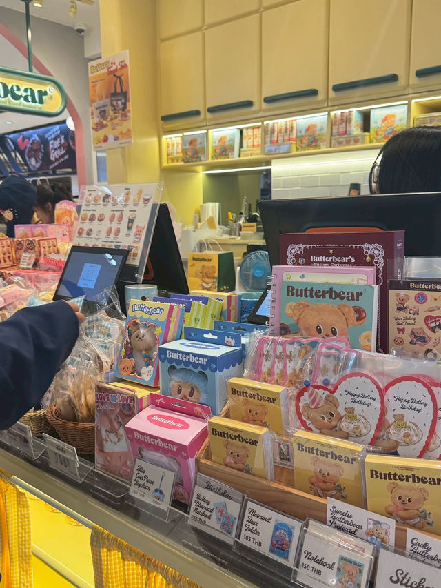 Butterbear — โลกสีหวานของขนม ตุ๊กตา และอาร์ททอย 