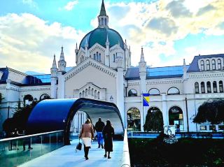 薩拉熱窩（Sarajevo，Sarajevo）是個歷史悠久的城市