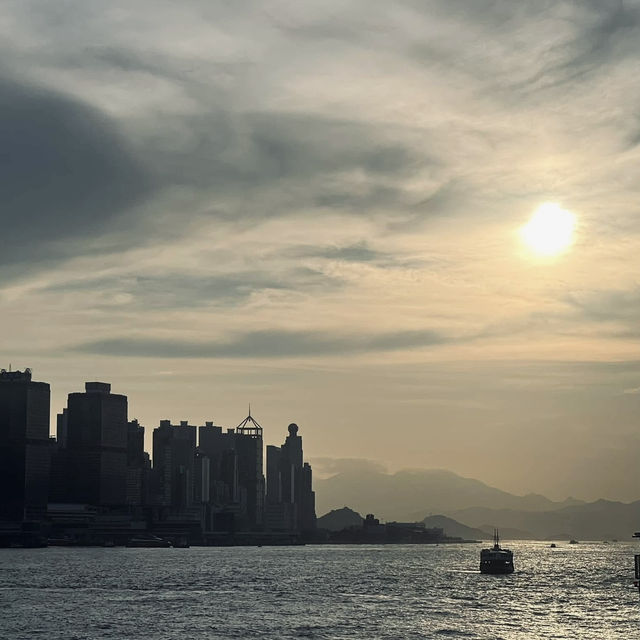 “จิมซาจุ่ย – อ่าววิกตอเรีย” ฮ่องกง