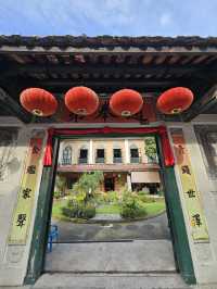A Glimpse into the Gilded Past: Tjong A Fie Mansion 🏯✨