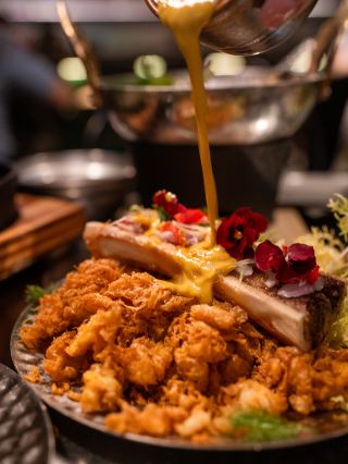 🇹🇭中環高質泰菜靈魂　18小時牛肋骨船麵吃出泰國真味✨