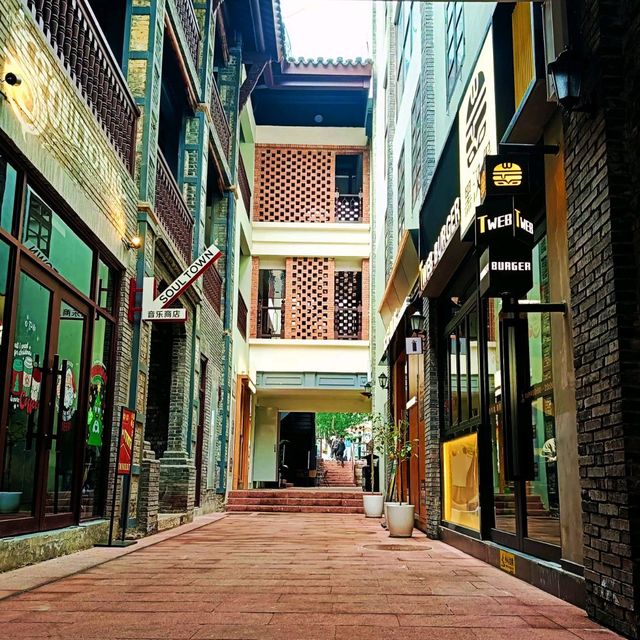 "Chongqing Adventures: Temples, Caves, and Timeless Streets!"